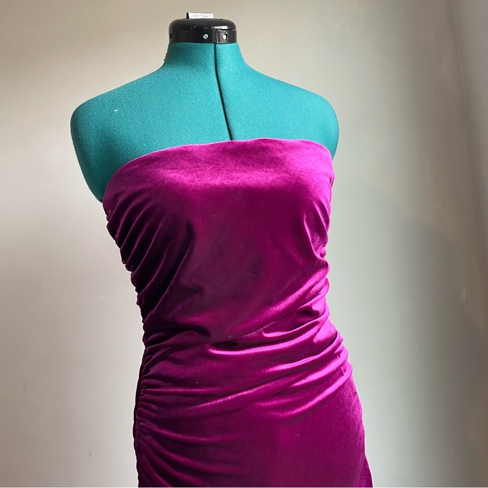 Sherri Hill fucsia purple velvet strapless ruched maxi prom in style 55761 - Picture 2 of 7
